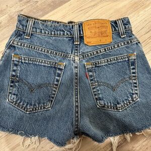 Levi’s 550 Medium Wash Jean Shorts Size 24